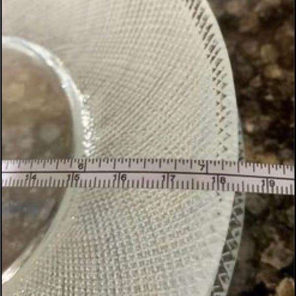 Set of 6 vintage clear 7 1/4” salad plates by Arcoroc diamond swirl pattern USA - Picture 9 of 10